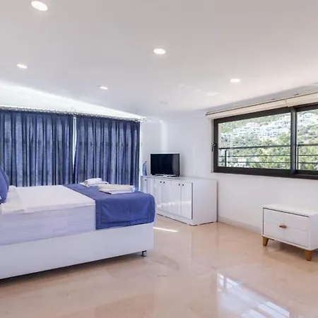 4 Bedroom 7551 ヴィラ カルカン